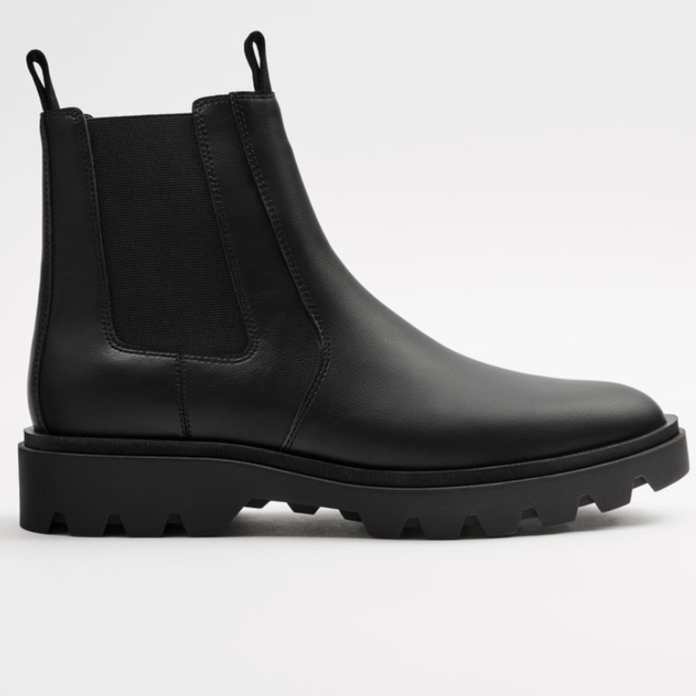 ZARA MEN TREADED CHELSEA BOOTS - Picture 2 of 10